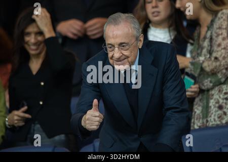 Madrid, Spagna. 1 novembre 2025. Madrid, Spagna.1 novembre 2025 Florentino Pérez, presidente del Real Madrid, visto durante la partita EA SPORTS LaLiga 2025-2026 tra Real Madrid e Valencia, ​​played allo stadio Santiago Bernabéu. Punteggio finale: Real Madrid 4 - 0 Valencia credito: D. Canales Carvajal/Alamy Live News Foto Stock