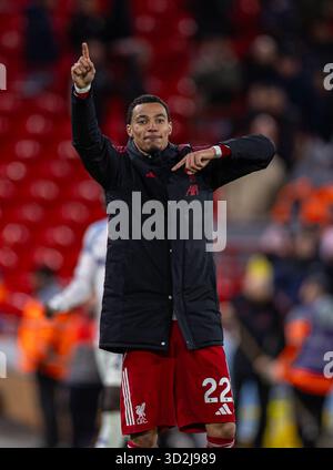 (251102) -- LIVERPOOL, 2 novembre 2025 (Xinhua) -- Hugo Ekitike del Liverpool celebra dopo la partita di Premier League inglese tra Liverpool FC e Aston Villa FC a Liverpool, Regno Unito, il 1 novembre 2025. (XINHUA) SOLO PER USO EDITORIALE. NON IN VENDITA PER CAMPAGNE PUBBLICITARIE O DI MARKETING. DIVIETO DI UTILIZZO CON AUDIO, VIDEO, DATI, ELENCHI DI INCONTRI, LOGHI CLUB/LEAGUE O SERVIZI "LIVE" NON AUTORIZZATI. UTILIZZO ONLINE IN-MATCH LIMITATO A 45 IMMAGINI, SENZA EMULAZIONE VIDEO. NON È CONSENTITO L'USO IN SCOMMESSE, GIOCHI O PUBBLICAZIONI PER SINGOLI CLUB/CAMPIONATO/GIOCATORI. Foto Stock