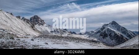 Ai piedi del monte Oronaye, nella splendida valle di Ubayette, il lago Reculaye Foto Stock