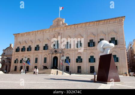 L'Auberge de Castille a la Valletta, Malta. Un edificio governativo. Foto Stock