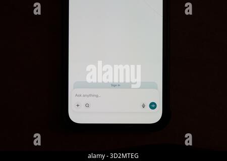 Schermata di benvenuto di Perplexity ai sull'interfaccia smartphone Foto Stock