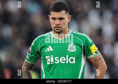 Bruno Guimaraes del Newcastle Untied dopo aver perso 3-1 durante la partita di Premier League West Ham United vs Newcastle United al London Stadium, Londra, Regno Unito, 2 novembre 2025 (foto di Mark Cosgrove/News Images) *** GER AUT sui OUT *** Foto Stock