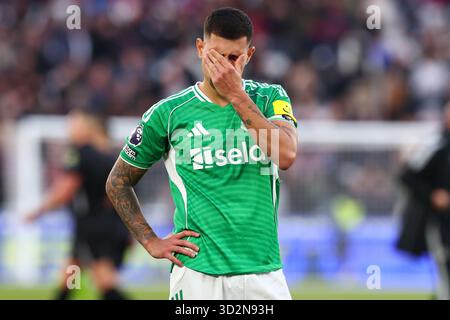 Bruno Guimaraes del Newcastle United dopo la sconfitta del 3-1 - West Ham United contro Newcastle United, Premier League, London Stadium, Londra, Regno Unito - 2 novembre 2025 solo uso editoriale - si applicano restrizioni DataCo Foto Stock