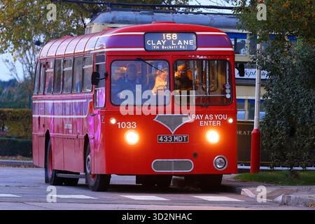 Sandtoft Trolleybus Museum di notte Foto Stock