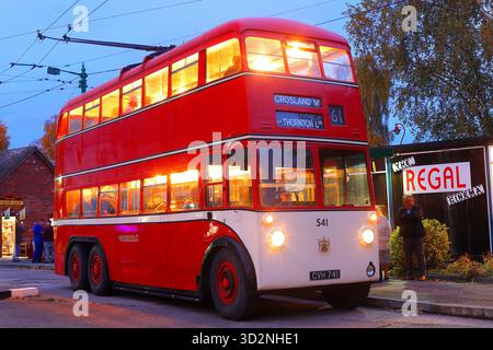 Sandtoft Trolleybus Museum di notte Foto Stock