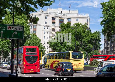 Il lussuoso hotel a 5 stelle Dorchester si trova in Park Lane a Mayfair, Londra. Foto Stock