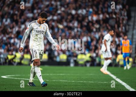 Madrid, Espagne. 1 novembre 2025. Jude Bellingham del Real Madrid durante la partita di calcio della LaLiga spagnola tra Real Madrid e Valencia CF il 1° novembre 2025 allo stadio Santiago Bernabéu di Madrid, Spagna - foto Alexandre Martins/DPPI credito: DPPI Media/Alamy Live News Foto Stock
