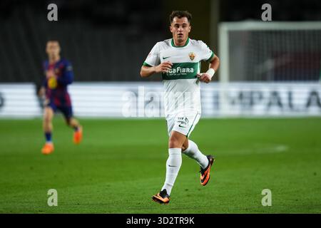 Barcellona, Spagna. 3 novembre 2025. Garman Valera dell'Elche CF durante la Liga EA Sports match tra FC Barcelona e Elche CF giocato al Lluis Companys Stadium il 2 novembre 2025 a Barcellona, Spagna. (Foto di Bagu Blanco/PRESSIN) credito: PRESSINPHOTO SPORTS AGENCY/Alamy Live News Foto Stock