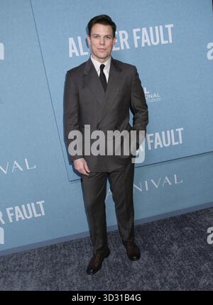 New York, Stati Uniti. 3 novembre 2025. Jake Lacy partecipa alla prima di "All Her Fault" di Peacock, tenutasi al SVA Theater il 3 novembre 2025 a New York, New York © Steven Bergman/AFF-USA.COM Credit: AFF/Alamy Live News Foto Stock