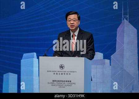 Hong Kong, Hong Kong. 4 novembre 2025. John Lee, Chief Executive di Hong Kong, intervenuto al Global Financial Leaders Investment Summit il 4 novembre 2025 a Hong Kong (foto di Vernon Yuen/Nexpher Images/Sipa USA) Credit: SIPA USA/Alamy Live News Foto Stock