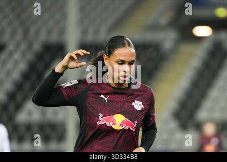 Lisa Baum (RB Leipzig, 11) Google Pixel Frauen-Bundesliga [Bundesliga]: Friburgo vs. RB Leipzig Dreisamstadion, 03.11.2025 “LE NORMATIVE DFB/DFL VIETANO QUALSIASI USO DI FOTOGRAFIE COME SEQUENZE DI IMMAGINI E/O QUASI-VIDEO”. Foto Stock