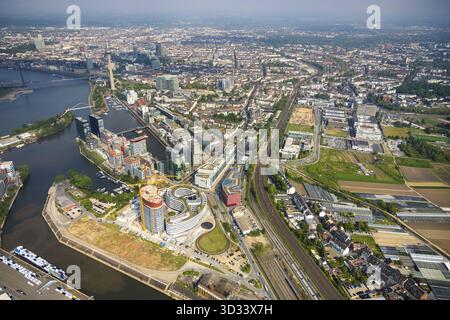 Veduta aerea del cantiere della sede della trivago all'ingresso del porto mediatico di Duesseldorf a Duesseldorf nel distretto III sulla destra Foto Stock