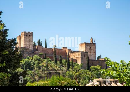 Vista dello skyline di Granada del Palazzo dell'Alhambra, nel quartiere Albaicin, Spagna Foto Stock