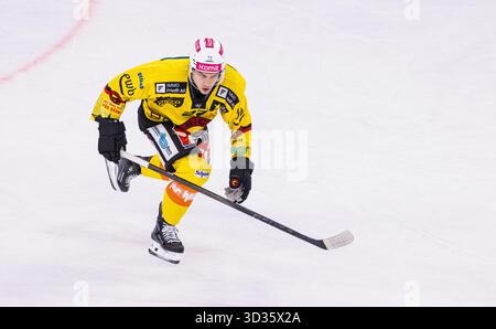 Zurigo, Svizzera, 3 ottobre 2025: #23 Marco Lehmann, attaccante SC Bern. (Foto di Andreas Haas/dieBildmanufaktur) Foto Stock