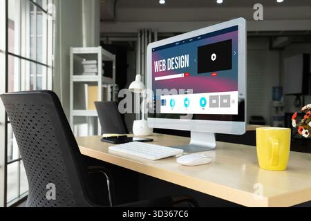 Il software di disegno di Web site fornisce il modello modish per il commercio al dettaglio in linea ed e-commercio Foto Stock