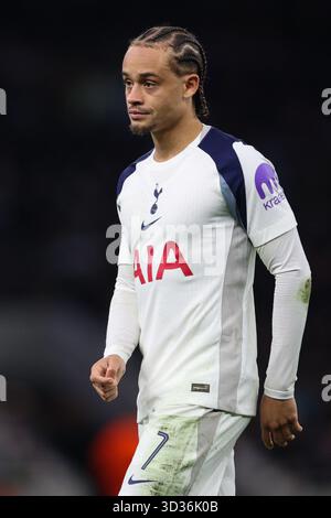 LONDRA, Regno Unito - 4 novembre 2025: Xavi Simons del Tottenham Hotspur durante la partita di fase della UEFA Champions League tra il Tottenham Hotspur FC e il Copenaghen allo stadio Tottenham Hotspur (credito: Craig Mercer/ Alamy Live News) Foto Stock