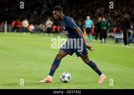 Parigi, Francia. 4 novembre 2025. Nuno Mendes del PSG durante la UEFA Champions League, fase di League, partita di calcio MD4 tra il Paris Saint-Germain (PSG) e il Bayern Monaco il 4 novembre 2025 allo stadio Parc des Princes di Parigi, Francia - foto Jean Catuffe/DPPI credito: DPPI Media/Alamy Live News Foto Stock
