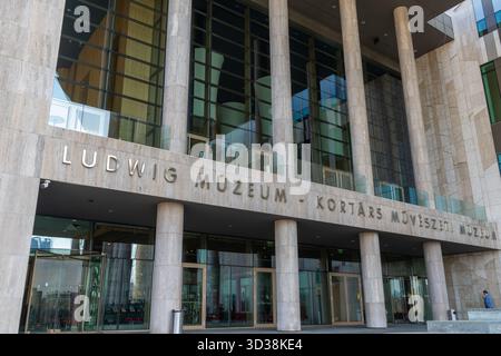 Ingresso al Museo Ludwig, Museo di Arte Contemporanea di Budapest, Ungheria, situato nel Palazzo delle Arti (Müpa Budapest). Foto Stock