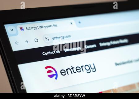 New York, USA - 07 gennaio 2025: Homepage del sito Web di Entergy che mostra soluzioni e servizi energetici Foto Stock