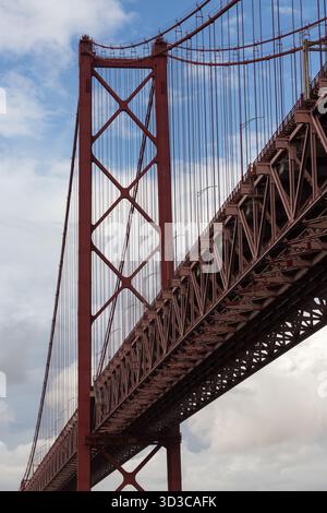 Ponte 25 de Abril a Lisbona, Portogallo Foto Stock