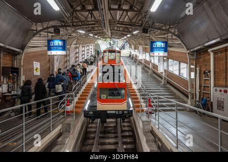 Funivia di Tateyama, trasporto per il percorso alpino di Tateyama Kurobe Foto Stock