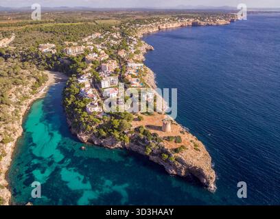 Torre di Cala Pi, sedicesimo secolo, utilizzato per difendere l'ingresso alla baia, Cala Pi, Maiorca, isole Baleari, Spagna, Europa Foto Stock