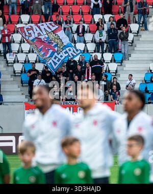Lussemburgo 10 giugno 2025. Calcio - amichevole internazionale Lussemburgo vs Repubblica d'Irlanda nello Stade de Luxembourg. Calcio dei tifosi lussemburghesi, Foto Stock