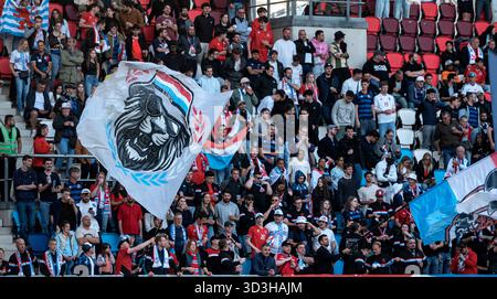 Lussemburgo 10 giugno 2025. Calcio - amichevole internazionale Lussemburgo vs Repubblica d'Irlanda nello Stade de Luxembourg. Calcio dei tifosi lussemburghesi, Foto Stock