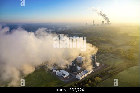 Vista aerea, centrale elettrica a turbina a gas, GUD, Trianel, emissioni, aria refrigerata, centrale elettrica a carbone RWE Westfalia, impressione mattutina, rispetto al wi Foto Stock