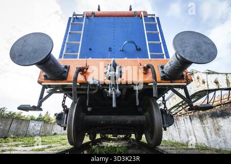 Chiudere l immagine di un vecchio in disuso treno retrò vettura sul lato via Foto Stock