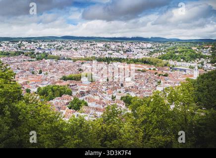 Il centro di Besancon e la sua prefettura della cittadella di Doubs in Francia Foto Stock