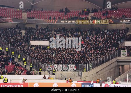Stoccarda, Germania. 6 novembre 2025. Stoccarda - Uitvak durante la quarta partita della UEFA Europa League 2025/2026. La partita è ambientata tra VfB Stuttgart e Feyenoord a Neckarstadion, MHP Arena il 6 novembre 2025 a Stoccarda, Germania. Credito: Foto Box to Box/Alamy Live News Foto Stock