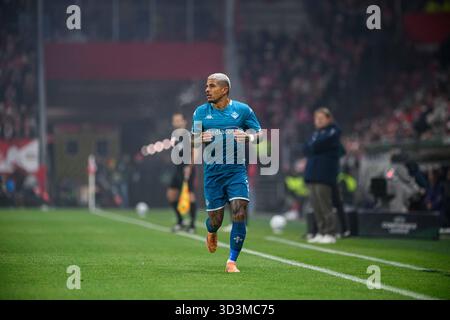 MAGONZA, GERMANIA - 6 NOVEMBRE 2025: Dodo - la partita di calcio della UEFA Conference League 1. FSV Mainz 05 contro ACF Fiorentina alla Mewa Arena. Foto Stock
