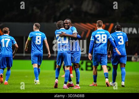 Braga, Portogallo. 6 novembre 2025. Yira Sor di Genk festeggia dopo aver segnato durante una partita di calcio tra la squadra di calcio portoghese SC Braga e il club belga KRC Genk, giovedì 6 novembre 2025, a Braga, quarta partita (su 8) nella fase di campionato della UEFA Europa League. BELGA PHOTO JOMA GISBERT credito: Belga News Agency/Alamy Live News Foto Stock