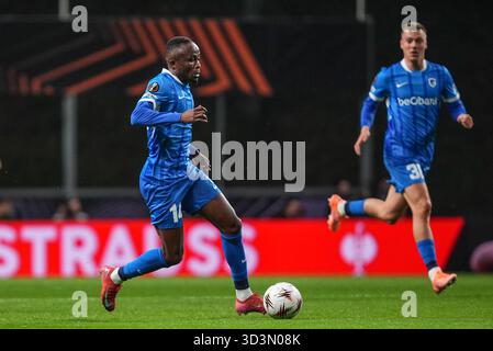 Braga, Portogallo. 6 novembre 2025. Yira Sor di Genk raffigurato in azione durante una partita di calcio tra la squadra di calcio portoghese SC Braga e il club belga KRC Genk, giovedì 6 novembre 2025, a Braga, quarta partita (su 8) nella fase di campionato della UEFA Europa League. BELGA PHOTO JOMA GISBERT credito: Belga News Agency/Alamy Live News Foto Stock