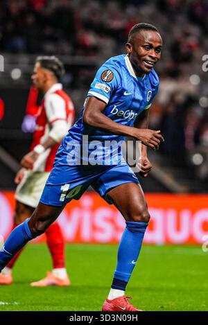 Braga, Portogallo. 6 novembre 2025. Yira Sor di Genk festeggia dopo aver segnato durante una partita di calcio tra la squadra di calcio portoghese SC Braga e il club belga KRC Genk, giovedì 6 novembre 2025, a Braga, quarta partita (su 8) nella fase di campionato della UEFA Europa League. BELGA PHOTO JOMA GISBERT credito: Belga News Agency/Alamy Live News Foto Stock