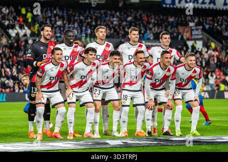 Spagna, Madrid, Estadio De Vallecas. 6 novembre 2025. MADRID, SPAGNA - 06 NOVEMBRE: L'11° partenza del Rayo Vallecano de Madrid visto per la partita di UEFA Conference League 2025/26 tra Rayo Vallecano de Madrid e KKS Lech Poznan all'Estadio de Vallecas il 6 novembre 2025 a Madrid, Spagna. Credito: Gonzales Photo/Alamy Live News Foto Stock