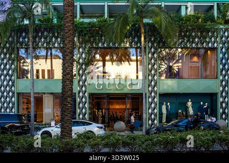 Esterno del negozio Gucci su Rodeo Drive a Beverly Hills, Los Angeles, California, ingresso boutique di lusso Foto Stock