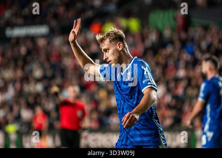 Spagna, Madrid, Estadio De Vallecas. 6 novembre 2025. MADRID, SPAGNA - 06 NOVEMBRE: Michal Gurgul del KKS Lech Poznanduring la partita di UEFA Conference League 2025/26 tra Rayo Vallecano de Madrid e KKS Lech Poznan all'Estadio de Vallecas il 6 novembre 2025 a Madrid, Spagna. ( Credito: Gonzales Photo/Alamy Live News Foto Stock