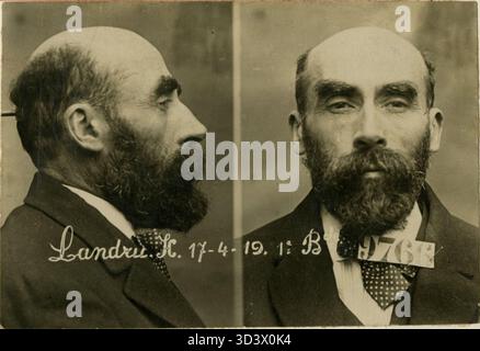 Questa fotografia giudiziaria di Henri Landru è stata scattata il 17 aprile 1919. Mostra la sua identificazione ufficiale per le indagini e i procedimenti processuali che hanno seguito il suo arresto per diversi omicidi. Foto Stock