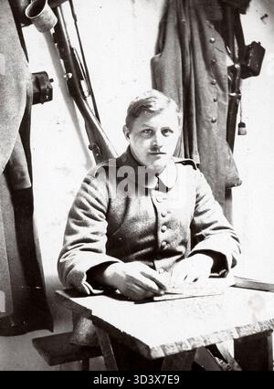 Questa foto del 1915 cattura il Dr. Paul Reiner, un chimico tedesco, durante il suo servizio nella prima guerra mondiale. In seguito ha guadagnato onori militari ed è diventato un ufficiale nell'esercito tedesco. Foto Stock