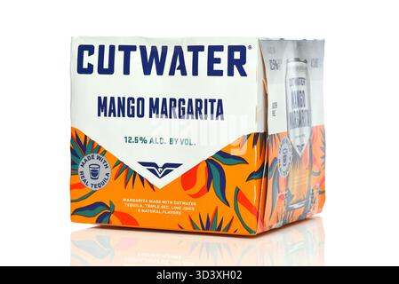 IRVINE, CALIFORNIA - 07 novembre 2025: Un pacchetto di quattro barattoli di mango di acqua tagliata. Foto Stock