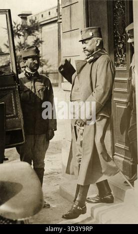 Il feldmaresciallo Paul von Hindenburg è raffigurato in un'uniforme austriaca nel 1915. Questa fotografia è stata scattata durante la sua carriera militare, anche se la posizione è sconosciuta. Foto Stock