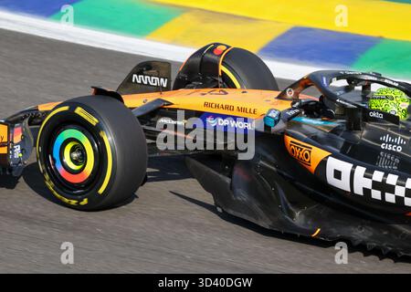 San Paolo, BRA. 07/11/2025. Lando Norris del Regno Unito alla guida della (4) McLaren F1 Team MCL39 Mercedes, durante la Formula 1 MSC Cruises grande Premio De Sao Paulo 2025. Crediti: Alessio Morgese / Alamy live news Foto Stock