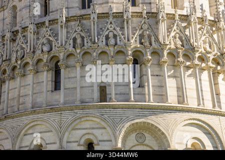 Battistero di Pisa Battistero di Pisa in Piazza del Miracoli Piazza Duomo, cimitero di Camposanto, torre pendente di pisa in Toscana, Italia Foto Stock