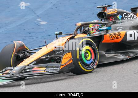 San Paolo, BRA. 11/08/2025. Oscar Piastri dell'Australia alla guida del (81) McLaren F1 Team MCL39 Mercedes, durante la Formula 1 MSC Cruises grande Premio De Sao Paulo 2025. Crediti: Alessio Morgese / Alamy live news Foto Stock