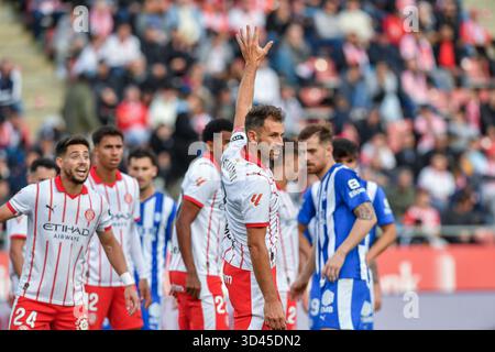 Girona, ESP. 8 novembre 2025. GIRONA FC-DEPORTIVO ALAVES 8 novembre 2025 Stuani (7) di Girona FC durante la partita tra Girona FC e Deportivo Alavés corrispondente alla dodici giorni di la Liga EA Sports allo Stadio Montilivi Municipal di Girona, Spagna. Crediti: Rosdemora/Alamy Live News Foto Stock