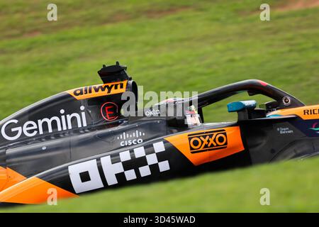 San Paolo, BRA. 11/08/2025. Oscar Piastri dell'Australia alla guida del (81) McLaren F1 Team MCL39 Mercedes, durante la Formula 1 MSC Cruises grande Premio De Sao Paulo 2025. Crediti: Alessio Morgese / Alamy live news Foto Stock