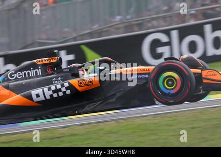 San Paolo, BRA. 11/08/2025. Oscar Piastri dell'Australia alla guida del (81) McLaren F1 Team MCL39 Mercedes, durante la Formula 1 MSC Cruises grande Premio De Sao Paulo 2025. Crediti: Alessio Morgese / Alamy live news Foto Stock