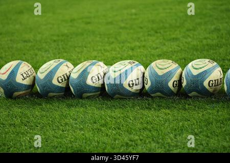 Udine, Italia. 08/11/2025, Udine, Bluenergy Stadium, QUILTER NATIONS SERIES settimana 2: Italia vs Australia, le palle della partita crediti: Just Pictures GmbH/Alamy Live News Foto Stock